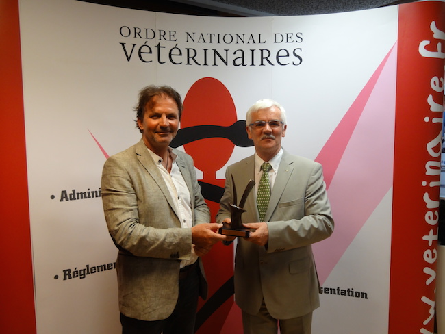 Thierry Poitte est le lauréat de l’Ordre pour son travail sur l’amélioration de la prise en charge de la douleur sous toutes ses formes par les vétérinaires